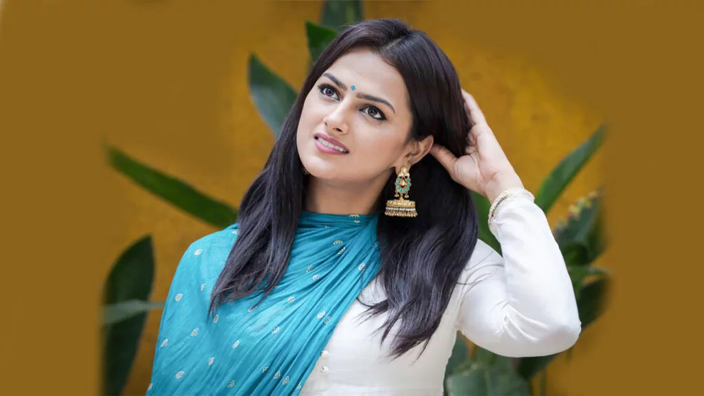 Shraddha Srinath Biography Age, Height, Weight, Family, Facts & More