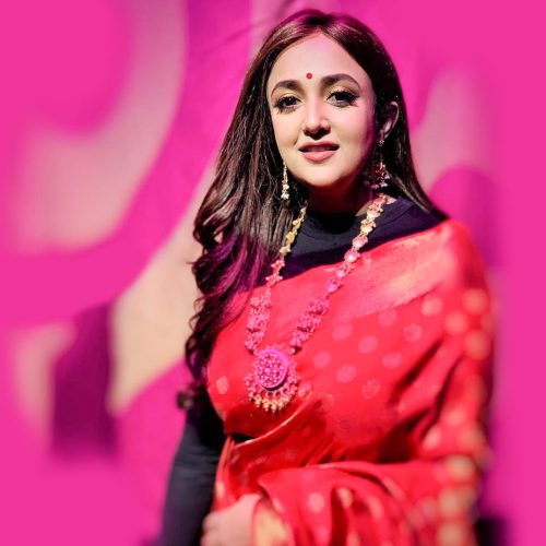 Monali Thakur Biography